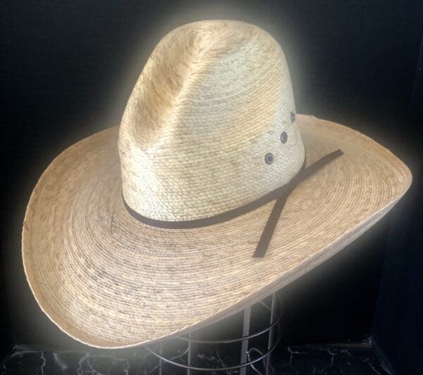 The Hondo Gus Palm Leaf